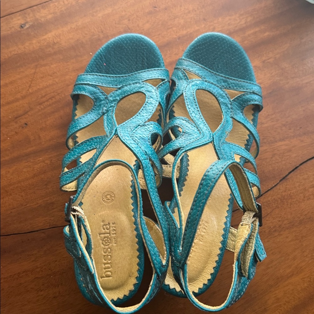 Bussola Vibrant Blue Sandals